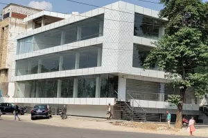 एलडीए मे मानक विपरीत बन रही अवैध बिल्डिगों पर नहीं हो रही कार्रवाई  